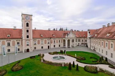 Mietwohnung 2. OG im Schloß Lamberg
