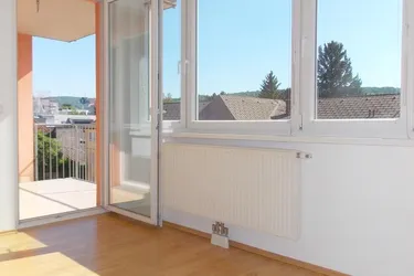 Albrechtstraße: Helle 3-Zimmer-Wohnung, sehr guter Zustand, inkl. Garagenplatz