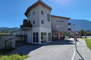 Preishit im Zentrum: 106 m² Gewerbe-Rohbau mit 3 Parkplätzen direkt neben Spar!