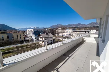 Großzügige 2-Zimmer-Wohnung mit Terrasse