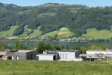 Premium-Baugrundstück am Grünland mit Seeblick
