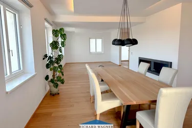 Großzügiges Wohnhaus in Aussichtslage mit Top-Ausstattung