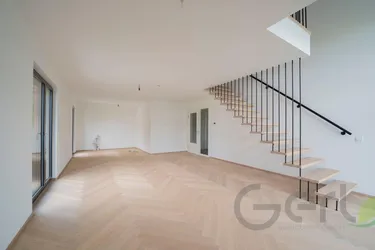 Edles Wohnen in Eichetsiedlung/Viehhausen - Neubau Maisonette mit 12 m² Sonnenbalkon