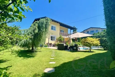 Einzigartiges Einfamilienhaus mit uneinsehbarem Traumgarten und Pool – Wals