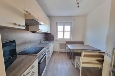 Lichtdurchflutete 4-Zimmer-Wohnung mit Loggia - 84 m² Ruheoase im Grünen, nur 15Minuten von Linz entfernt