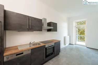 Schicke Altbauwohnung mit Terrasse, 3er WG geeignet