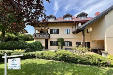 Exklusives Domizil im Landhaus-Chic mit märchenhaften Garten &amp; Pool