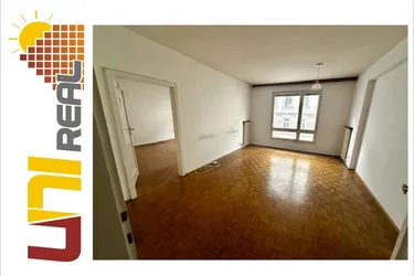 - UNI-Real - Familienwohnung mit Potenzial