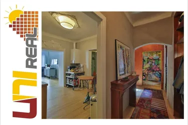 - UNI-Real -Atelier/Büro/Gemeinschaftspraxis mit Hofgarten