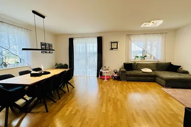 Top Angebot !! Charmantes Eckreihenhaus in begehrter Lage – Ihr neues Zuhause wartet ! (Verkauft)