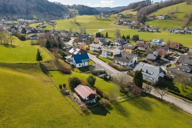 Baugrundstück in Altmünster - 1.477 m², aufgeschlossen, mit Kleinwohnhaus und Potenzial für bis zu 3 Wohneinheiten