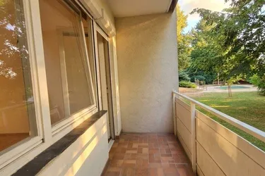 Attraktive 2-Zimmer-Wohnung mit Loggia in Grünlage