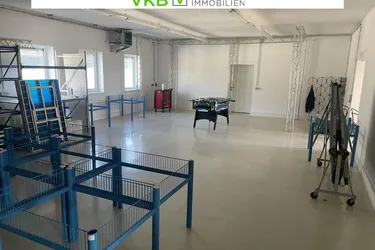 Büro- &amp; Lagerkombination mit Parkplätzen in St. Valentin
