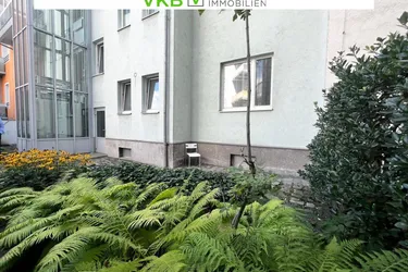 Helle und geräumige 3 - Zimmer Wohnung in guter Lage mit großzügiger Dachterrasse und Lift