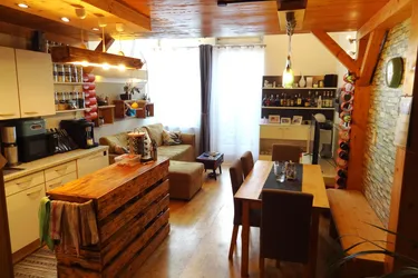 Gemütliche und sonnige Maisonette-Mietwohnung mit Terrasse und schönem Ausblick ...!