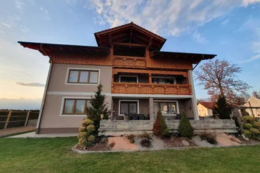 Wunderschönes Mehrfamilienhaus mit großzügigem Grundstück 
