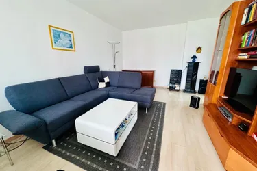Stilvolle 2-Zimmer-Eigentumswohnung mit Balkon.