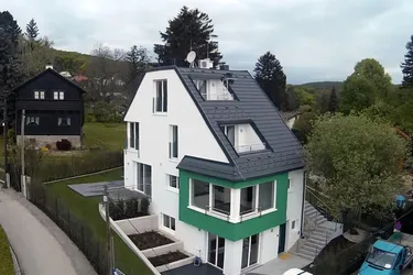 Spacious one family house / großzügiges Wohnhaus, 7 Zimmer/rooms, 3 Bäder/Bathrooms, Garten mit einem fantastischen Ausblick über Wien/garden with great view