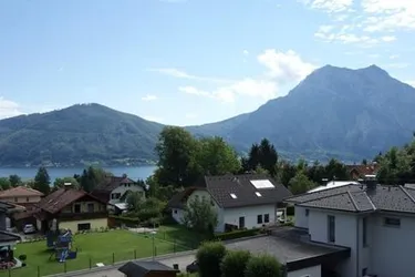 Geräumiges Mehrfamilienhaus mit Seeblick-in 2 Wohnungen teilbar