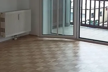 Helle, gut eingeteilte 2-Zimmer-Wohnung mit Balkon und Parkplatz- als Anlage geeignet