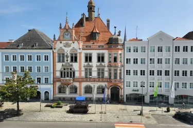 Moderne 3-Zimmer-Wohnung in Braunau am Inn – Stadtblick und Komfort für 1.175 €!