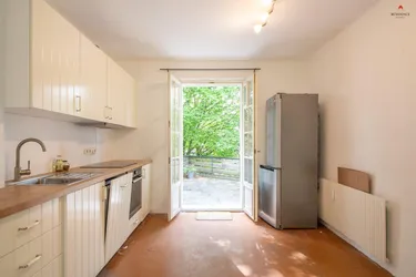 großzügige 4-Zimmerwohnung mit Dachterrasse in Nonntal zu vermieten