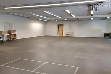 Lagerhalle mit Büro im Andräviertel Salzburg