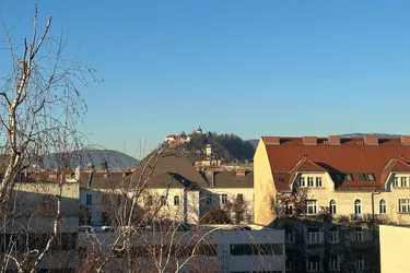 ERSTBEZUG- ALTBAUETAGE mit SCHLOSSBERGBLICK, 1.OG mit LIFT !!! Bestlage nähe Augartenpark, Murpromenade und Innenstadt, **RARITÄT**, 4 Balkone,2 Eingänge, **Förderung**