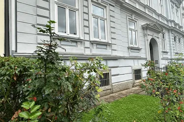 Herz Jesuviertel, schöne Altbauwohnung im HP mit großem Balkon