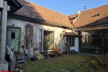 Charmantes Bauernhaus in St. Andrä vor dem Hagenthale: Ihr Traum vom Renovieren mit Garten im Innenhof
