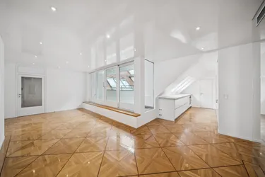 Wohnen bei der Staatsoper: Exklusive Maisonette mit Dachterrasse im 1. Bezirk