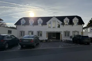 ca. 225 m²repräsentative Büroräumlichkeiten in Zentrumsnähe mit Parkplätzen zu vermieten