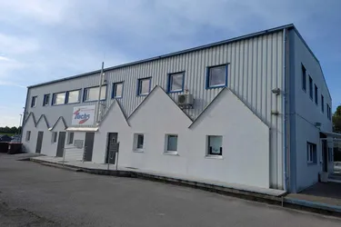 Erstbezug - Hochwertig renoviertes, klimatisiertes Büro mit Parkplätzen im Gewerbepark Pöttelsdorf