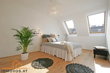 Expose extravagante DACHGESCHOSSWOHNUNG mit 3 TERRASSEN