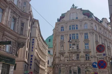 BÜRORÄUMLICHKEITEN ** IN PROMINENTER LAGE ** ZUR UNBEFRISTETEN VERMIETUNG
