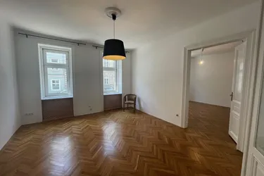 3 ZIMMER ALTBAUEIGENTUM IN PROMINENTER LAGE DES 19. BEZIRKS
