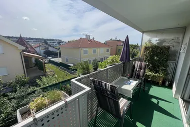OBERLAA - HELLES 2-ZIMMER EIGENTUM MIT LOGGIA UND TIEFGARAGE IN GRÜNRUHELAGE