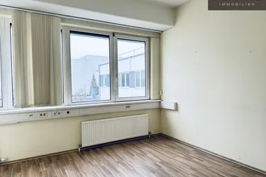 + + + BÜROFLÄCHE + + + INDUSTRIEZENTRUM NÖ SÜD + + +