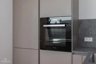 Neue Dachgeschoss Wohnung unbefristet zu vermieten