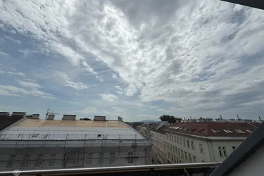 Dachgeschossjuwel mit Gloriette-Blick – Terrassenwohnung mit Flair in 1140 Wien