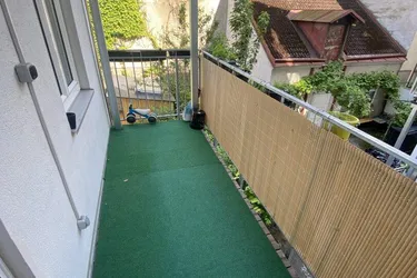 Großzügige 4 Zimmer Altbauwohnung mit Terrasse und 2 Bädern, in Top - Zustand