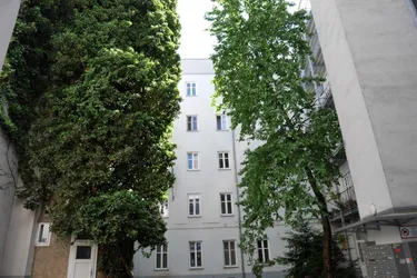 15, Künstleratelier/ Büro