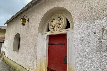Weinkeller mit zwei Röhren auf Baugrund / Vielzahl von Möglichkeiten