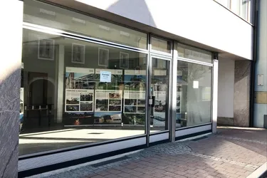 VERMIETET ! Geschäftslokal Zentrum St.Andrä Nettomiete 480,--für 105 m2 !