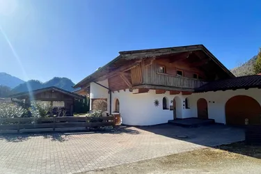 Objekt. Nr.: W1003 - WALCHSEE - FREIZEIWOHNSITZ - Tiroler Landhaus mit Galerie mit Gartenhaus in Bestlage mit Blick auf den Kaiser