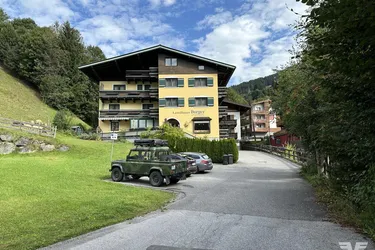 Ehemaliger Pensionsbetrieb im Ortskern von Saalbach