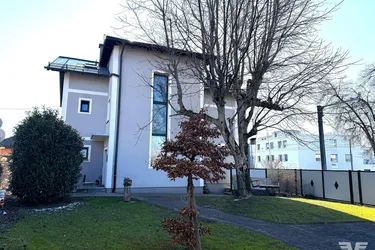 Viel Versprechendes Liefering! Mehrfamilienhaus mit schönem Garten