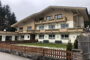 Mayrhofen: Frühstückspension mit 16 Zimmern und viel Potential
