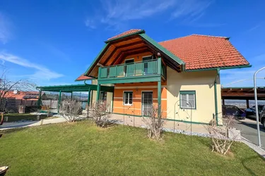 Expose Traumhaftes Einfamilienhaus in wunderschöner Lage, perfekter Ausstattung und vielen Highlights!