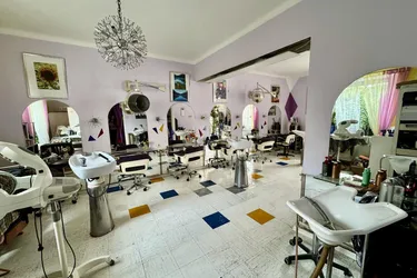 Gewerbeobjekt in Top-Lage von Knittelfeld – etablierter Friseursalon mit Entwicklungspotenzial
